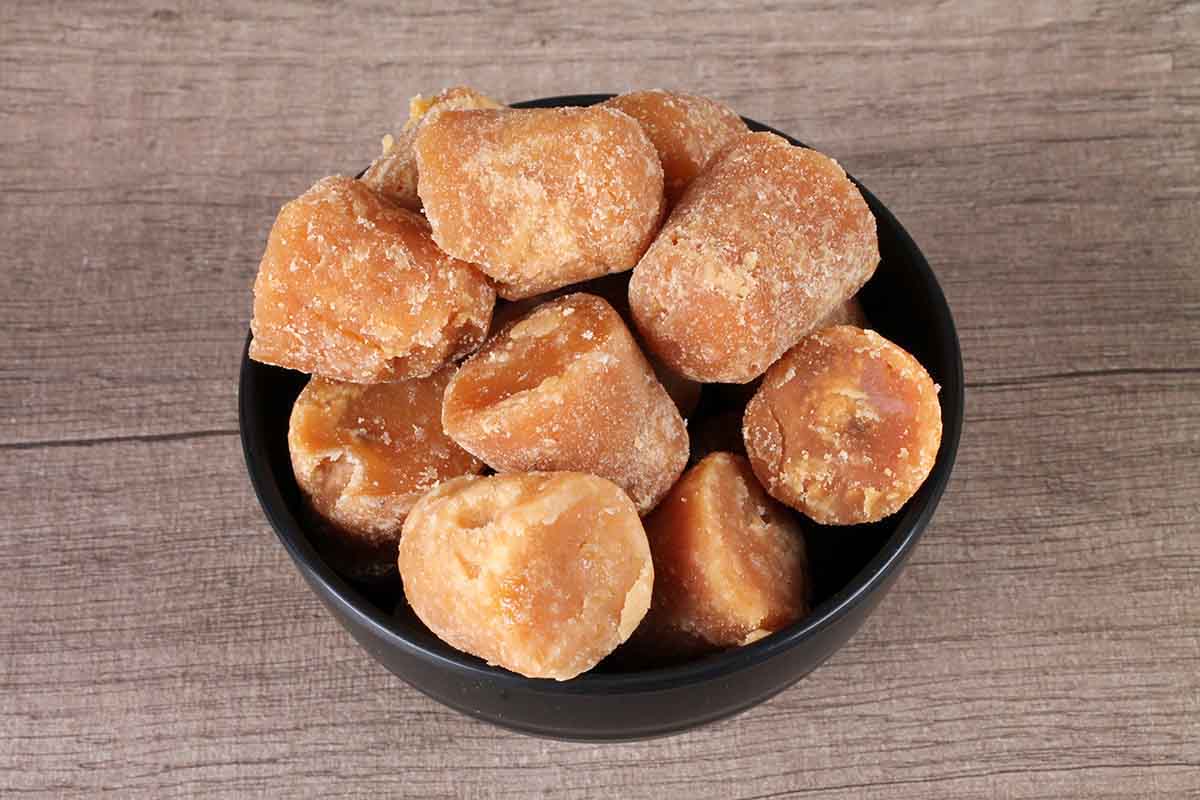 Pure Desi Gud (Jaggery) – Chemical Free | Traditional Taste